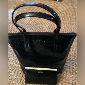 ♠️Kate Spade Black Tote Bag with Matching Wallet♠️ Material/Armazon & Poly Vinyl